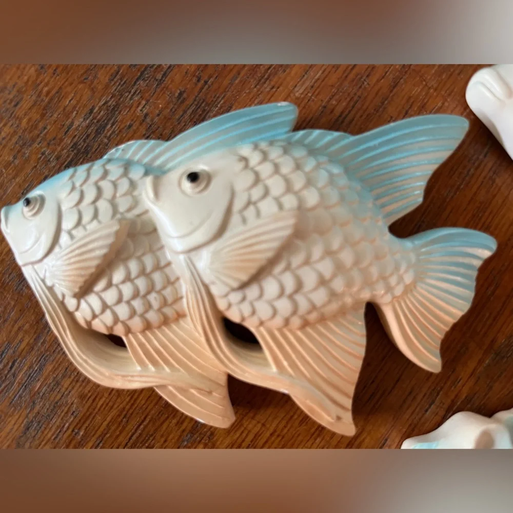 VINTAGE CHALKWARE Fish Wall Decor Set - Pink/peach and Blue
